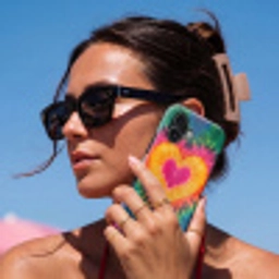 Hart - Tie Dye - Kleurrijk Toughcase MagSafe Apple iPhone 17 klein -Sfeer2V
