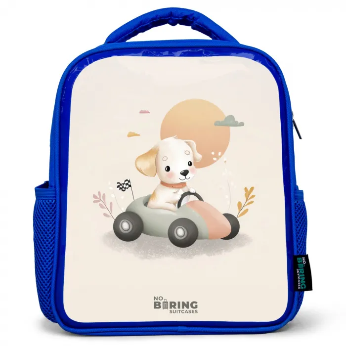 Puppy in een raceauto in beige kleuren Kinderrugzak - Blauw middel -3d