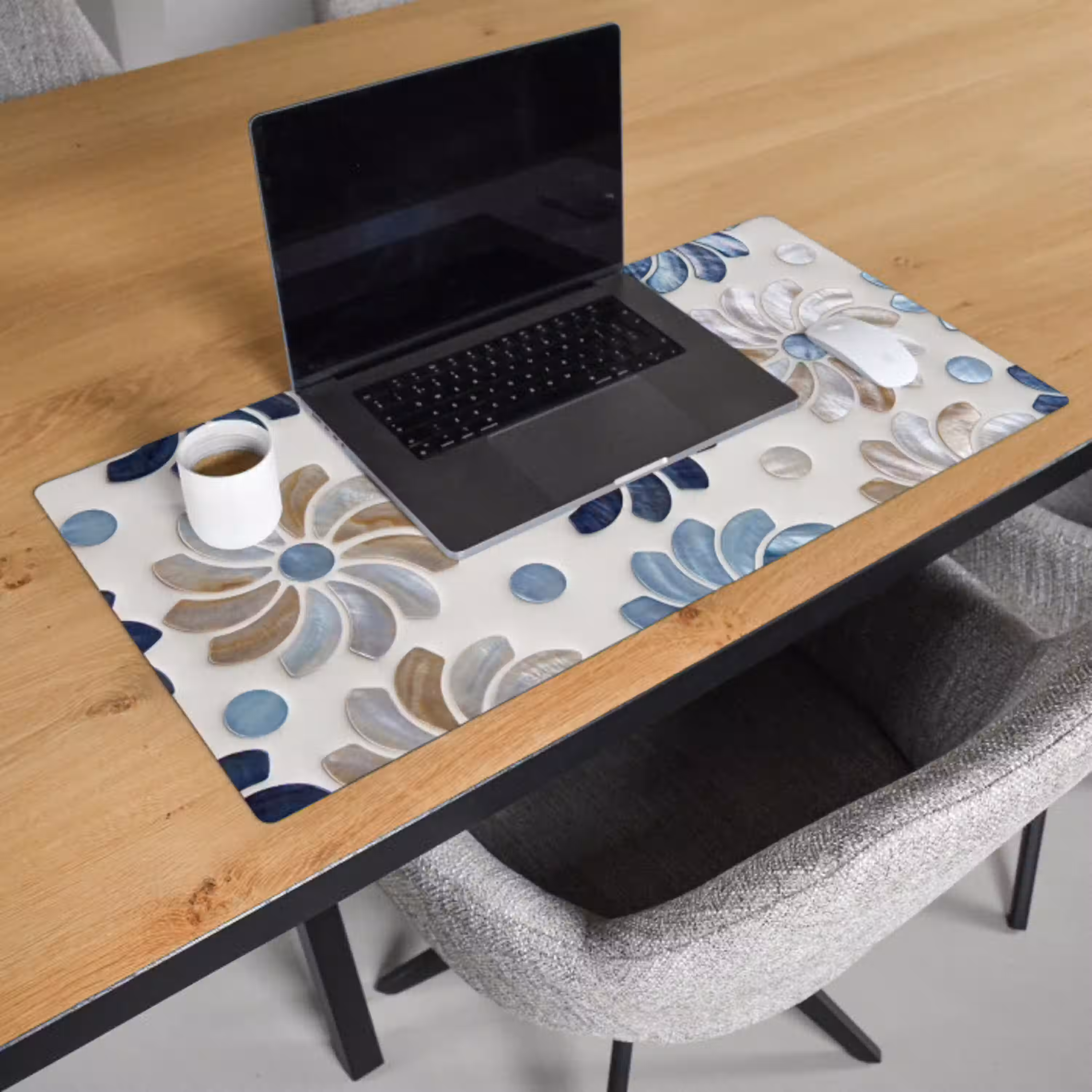 Bloemen - Parelmoer - Abstract - Patroon - Blauw Muismat XXL klein -sfeer1
