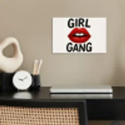 Lip - Girl - Rood - Letters poster papier klein -sfeer1