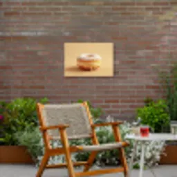 Donut - Romig - Poedersuiker - Beige Tuinposter op houten frame 2 cm dik klein -sfeer3