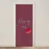 Kiss my ass - Lip - Bordeaux deurposter klein -3d_beige