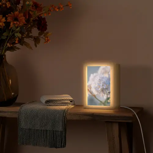 Bloemen - Lichtblauw - Wazig - Trosje Light Box met kabel (Tafellamp) klein -sfeer4