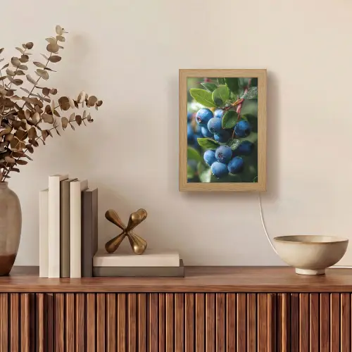 Blauwe bessen - Dauwdruppels - Natuurlijk licht Light Box met kabel (Tafellamp) klein -sfeer2