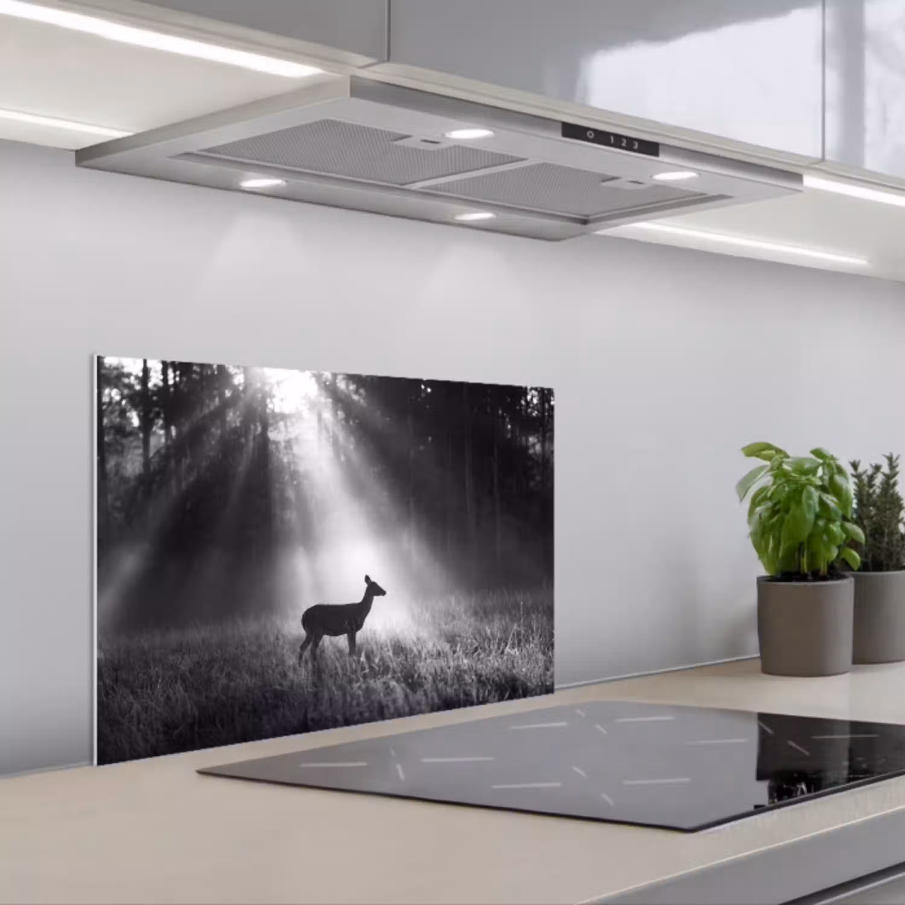 Hert - Bos - Zonnestralen - Zwart-wit - Natuur keuken achterwand spatscherm klein -3d_schuin