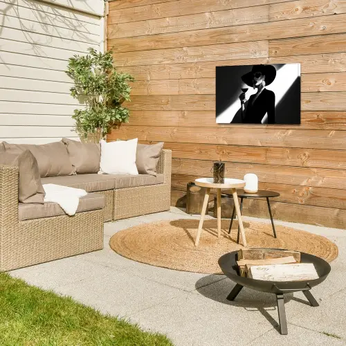 Vrouw - Wijn - Chic Tuinposter op houten frame 2 cm dik klein -sfeer2