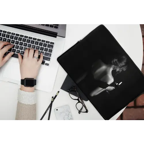 Vrouw - Wijn - Jurk laptophoes neopreen klein -bureau