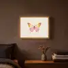 Vlinder - Illustratie - Roze Light Box met batterij (Wandlamp) middel -sfeer4