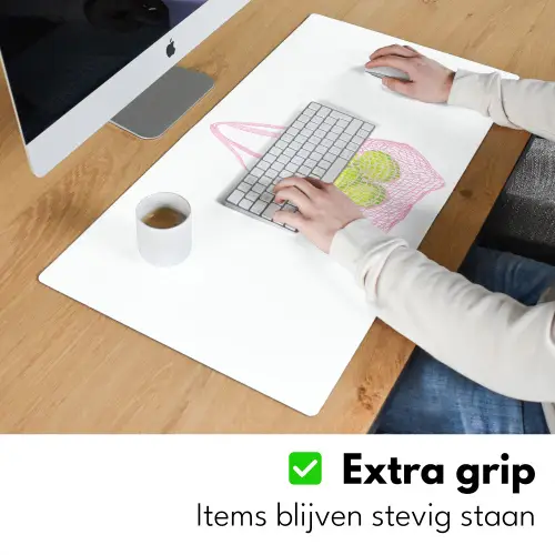 Netzakje - Roze - Illustratie - Limoenen Muismat XXL klein -sfeer3