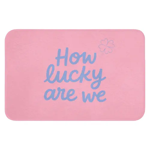 How lucky are we - Klavervier - Roze - Blauw Badmat klein -3d