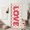 Love - Stippen - Roze deurposter klein -sfeer6