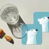 Ijsbeer - Lichtblauw - Minimalistisch onderzetter kurk middel -sfeer4