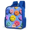 Een speels en kunstzinnig patroon van kleurrijke smileys Kinderrugzak - Blauw middel -schuin