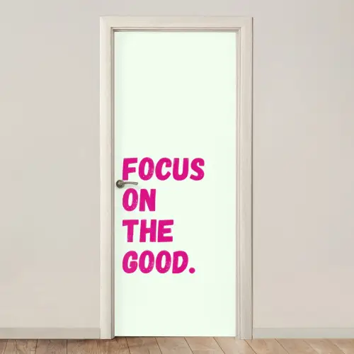 Focus on the good - Beige - Roze deurposter klein -3d_beige