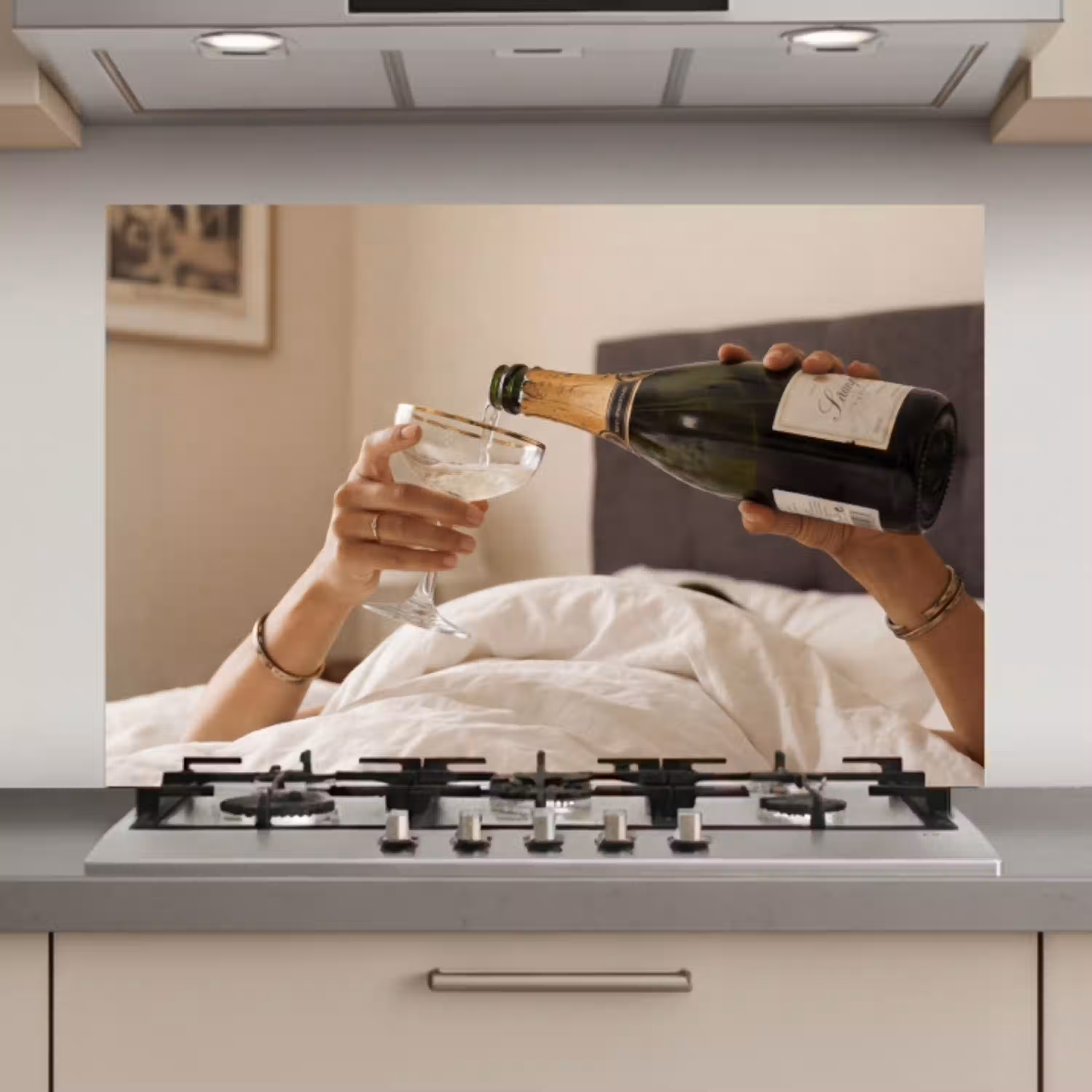 Champagne - Bed - Bubbels keuken achterwand spatscherm klein -3d_website
