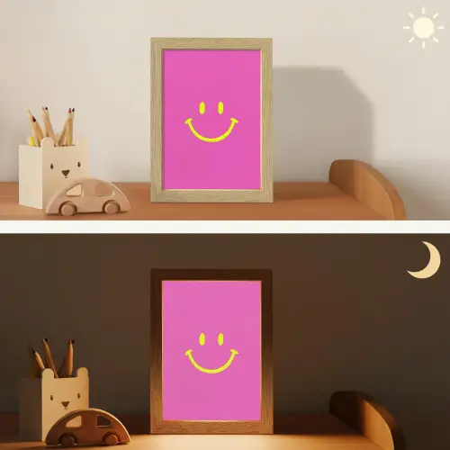 Smiley - Vrolijk - Roze Light Box met kabel (Kinderlampje) klein -sfeer3_kind