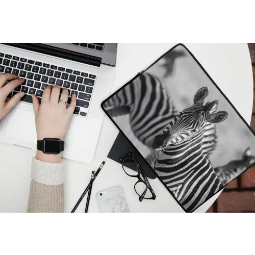Zebra's - Zwart - Wit laptophoes neopreen klein -bureau
