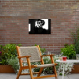 Vrouw - Zwart - Hart Tuinposter op houten frame 2 cm dik klein -sfeer3