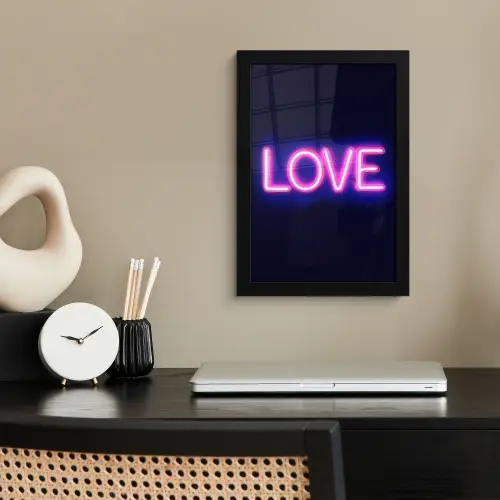 Neon - Love - Valentijn fotolijst zwart zonder passe partout klein -sfeer1