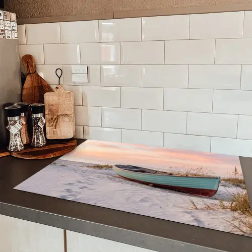 Rustiek - Roeiboot - Zandstrand Inductie beschermer vinyl 3mm klein -sfeer3