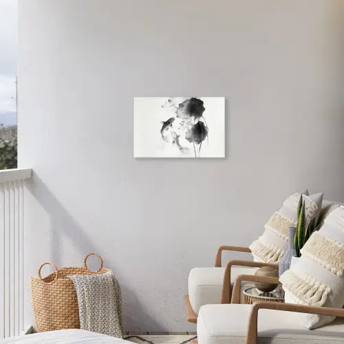 Lotusbloemen - Vissen - Bladeren - Zwart Tuinposter op houten frame 2 cm dik klein -sfeer1