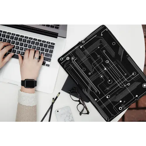 Gaming - Abstract - Lijnen - Rondjes - Zwart laptophoes neopreen klein -bureau