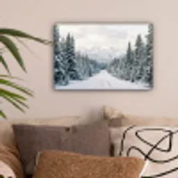 Weg - Sneeuw - Naaldbos - Winter - Avontuurlijk canvas 2cm klein -sfeer1
