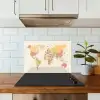 Wereldkaart - Realistisch - Beige keuken achterwand spatscherm klein -sfeer2