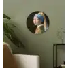 Meisje met de Parel - Schilderij van Johannes Vermeer Wandcirkel kunststof plaat 5mm dik klein -sfeer3
