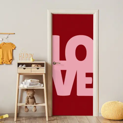 Love - Rood - Blokletters deurposter klein -sfeer4