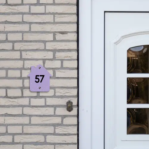 Paars met stippen - Traditioneel Naambord Huisje klein -sfeer1