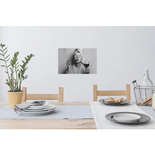 Vrouw - Masker - Wijn - Sigaret Muursticker klein -eettafel