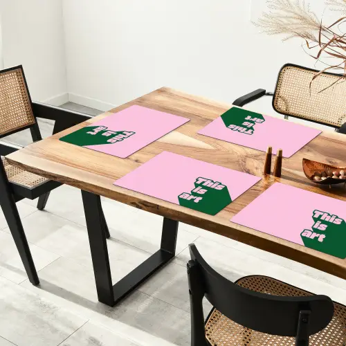 Groen - Teskt - This is art - Roze Placemat vinyl groot -zzsfeer4_Kitchenyeah-website