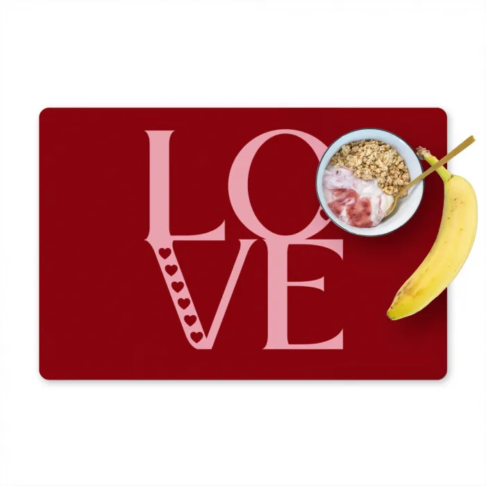 Love - Rood - Hatjes Placemat vinyl groot -zzzproduct_Kitchenyeah-website
