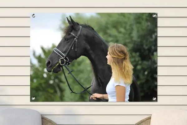 Tuinposter met vrouw en paard