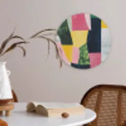 Abstract - Roze - Lappen - Vormen - Geel Akoestische PET Vilt - Rond klein -sfeer3
