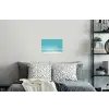 Strand - Blauwe lucht - Geel - Parasol Muursticker klein -slaapkamer