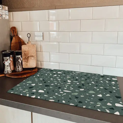 Terrazzo -  Patroon - Kleurrijk - Groen Inductie beschermer vinyl 3mm klein 276 -sfeer3