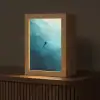 Zee - Silhouet - Abstract - Blauw Light Box met kabel (Tafellamp) klein -z3d_website