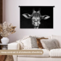Giraffe - Portret - Dieren - Zwart - Wit Wandkleed katoen middel -sfeer1
