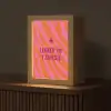Quote - Zomer - Roze Light Box met kabel (Tafellamp) klein -z3d_website