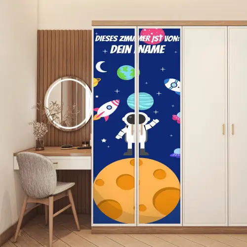 Astronaut steht auf Planet im Weltraum. deurposter klein -sfeer3