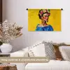 Frida Kahlo - Vrouw - Geel - Blauw - Bloemen Wandkleed katoen klein -sfeer1
