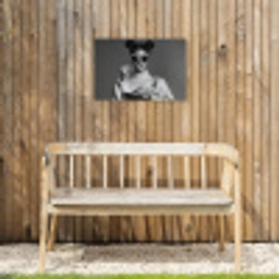 Vrouw - Pasta - Zonnebril Tuinposter op houten frame 2 cm dik klein -sfeer4