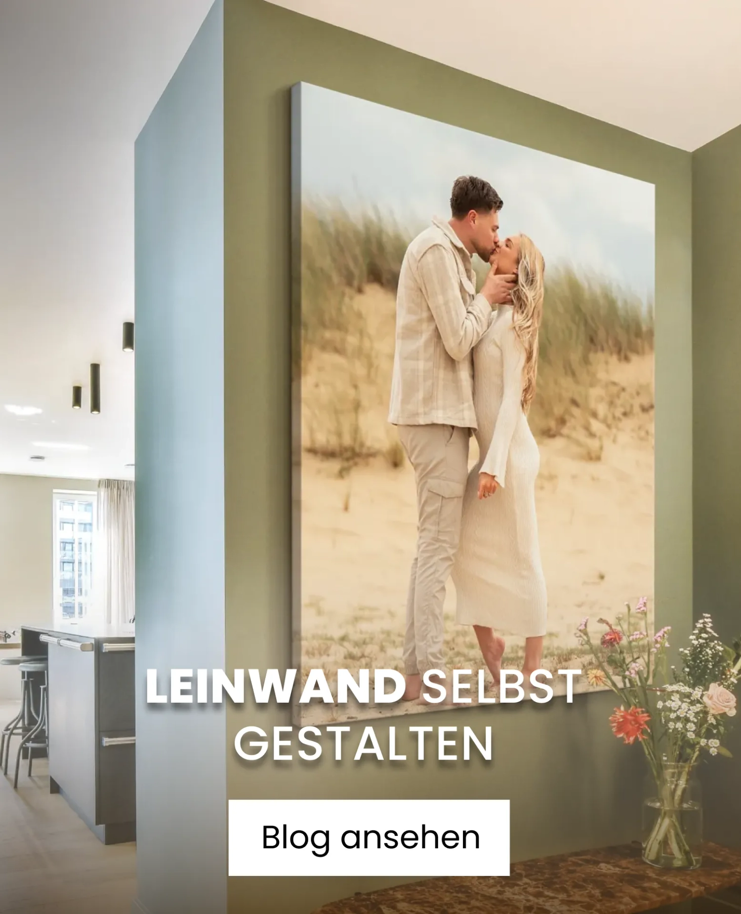 Selbst entworfene Leinwand an der Wand