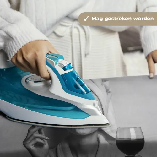 Vrouw - Masker - Wijn - Sigaret Wandkleed katoen klein -sfeer9