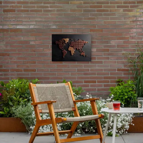 Wereldkaart - chocola - Smakelijke uitstraling Tuinposter op houten frame 2 cm dik klein -sfeer3
