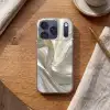 Stof - Plooien - Goud Telefoonhoesje iPhone 17 Pro klein -sfeer1