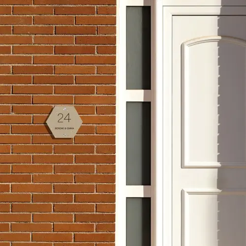 Beige met stippen - Klassiek Naambord Hexagon klein -sfeer3-hexagon-XS