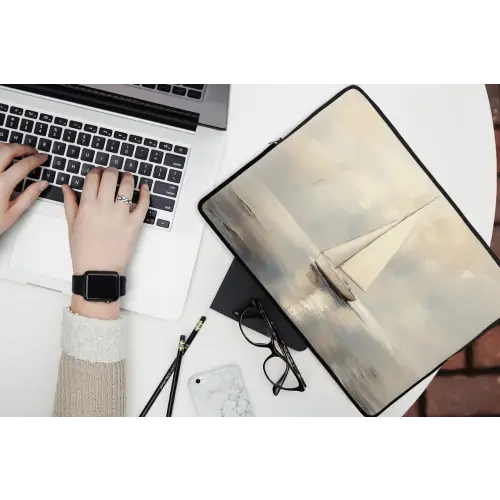 Zeilschip - Zee - Bewolkt laptophoes neopreen klein -bureau